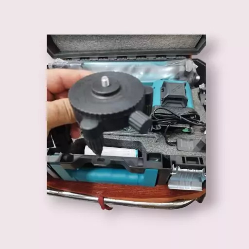 تراز لیزری ۴ بعدی ۱۶ لاین 360 درجه ماکیتا مدل 5V-16X با کیف BMC