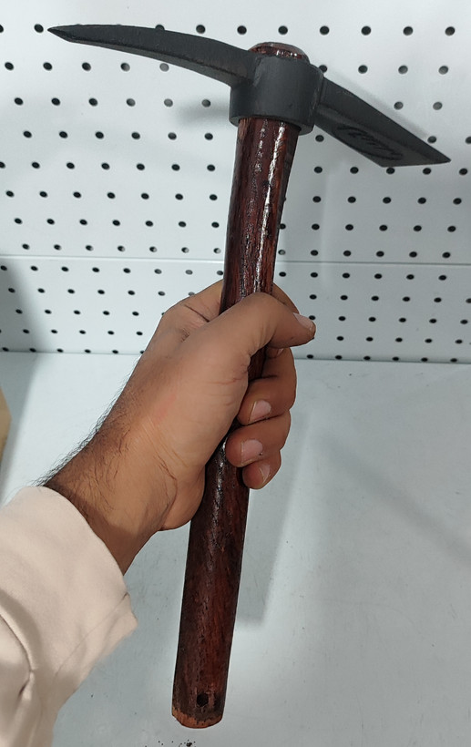 تیشه دوسر برق کاری و بنایی فولادی لیون با دسته چوب جنگلی