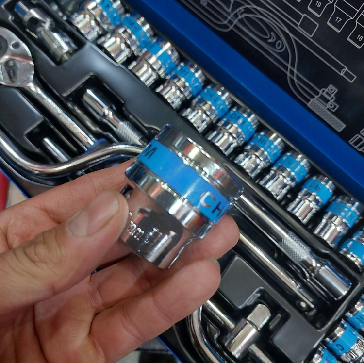 جعبه بکس ۲۴ پارچه هندلی دار استیل اینتیمکس مدل INTIMAX4002 جنس کروم وانادیوم حک شده
