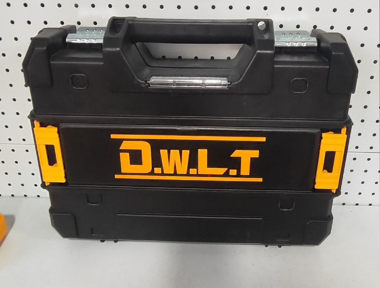 تراز لیزری تور سبز شارژی سه بعدی دیوالت مدل DW3 با دو باتری لیتیومی و کیف BMC