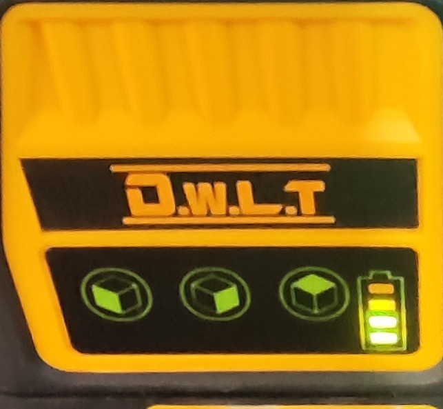 تراز لیزری تور سبز شارژی سه بعدی دیوالت مدل DW3 با دو باتری لیتیومی و کیف BMC